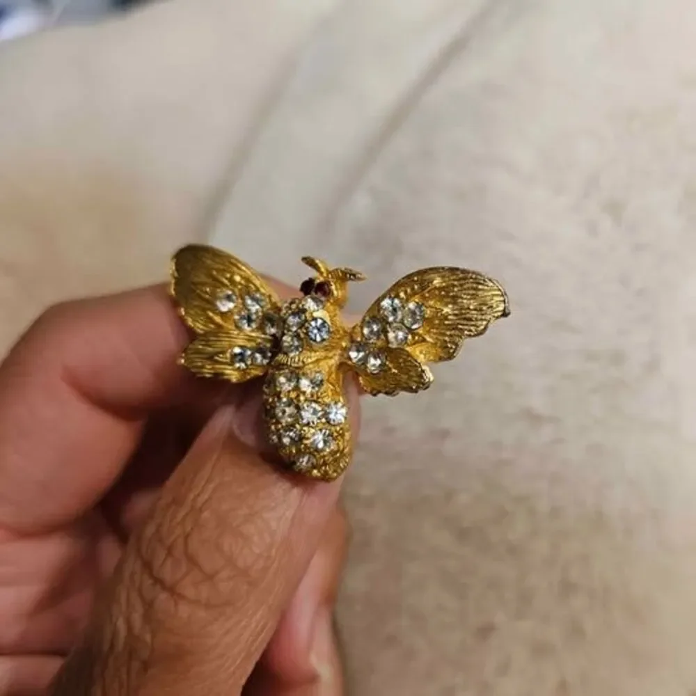 Vintage Gold Tone Rhinestone Bee Brooch